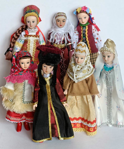 Куклы в этнических костюмах
