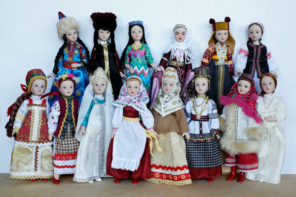 Куклы в этнических костюмах