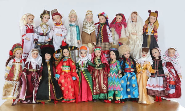 Куклы в этнических костюмах