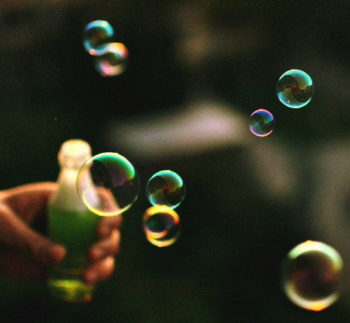 Идеальные мыльные пузыри своими руками: 6 простых рецептов