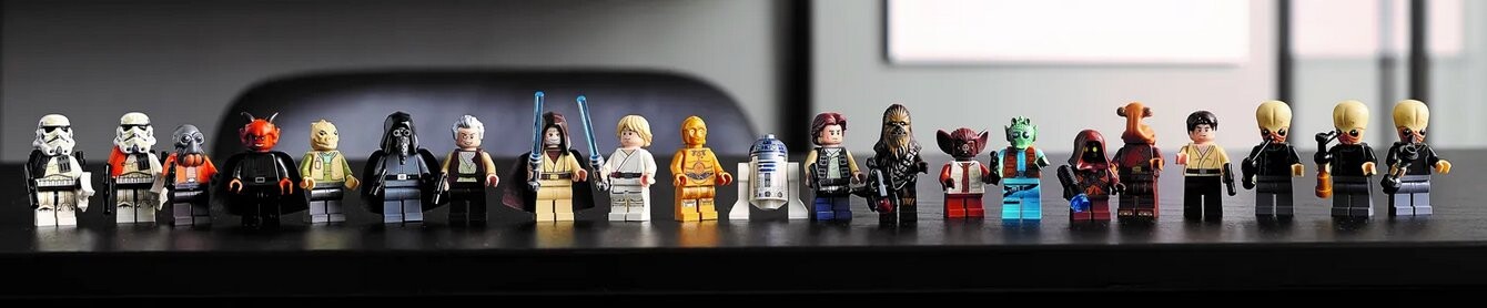 Комплект LEGO Star Wars Mos Eisley Cantina включает 3187 деталей и стоит 35...